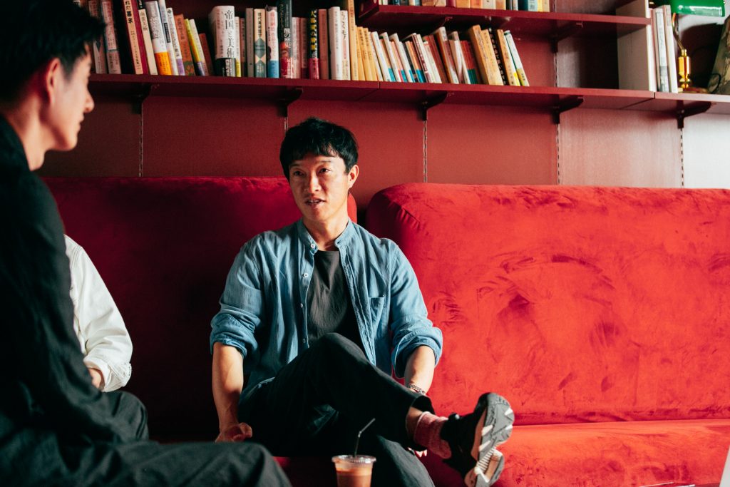 岡雄大・本間貴裕・松井明洋